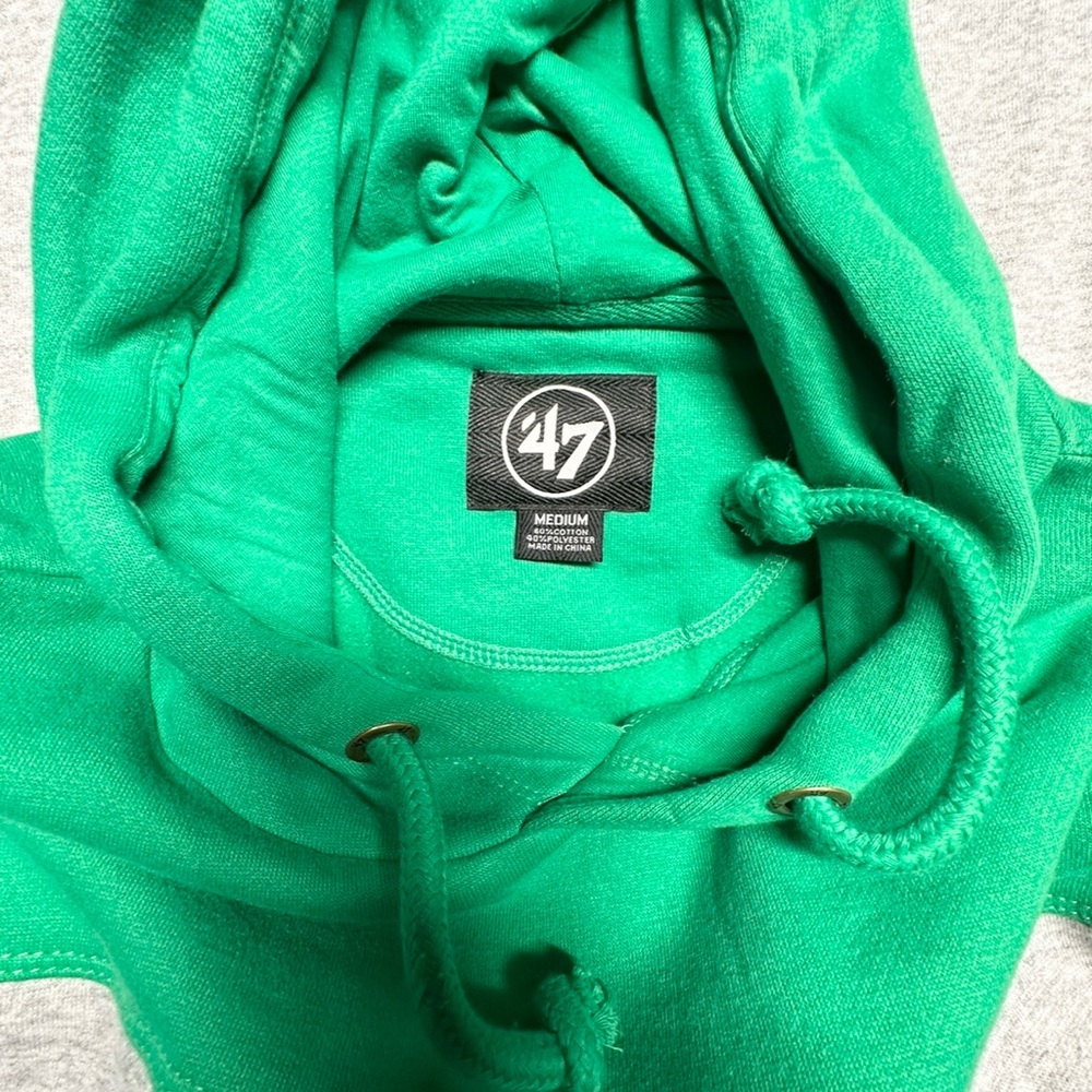 Boston Celtics '47 Men's Green Grey NBA Logo Basketball Pullover Hoodie ~ Size M - Picture 3 of 6